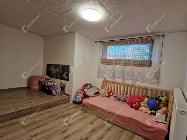 Eladó ház Bana 92 nm