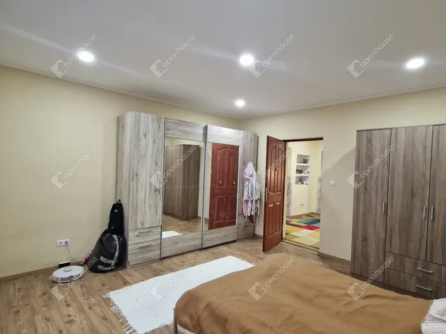 Eladó ház Ács 150 nm