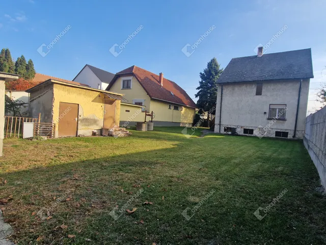 Eladó ház Komárom, Szőny 109 nm