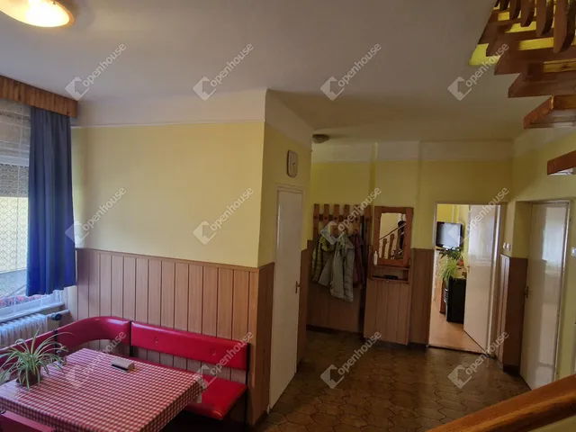 Eladó ház Komárom, Szőny 109 nm