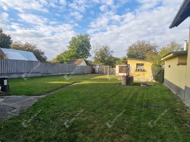 Eladó ház Komárom, Szőny 109 nm