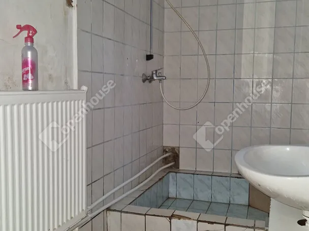 Eladó ház Komárom, Szőny 40 nm