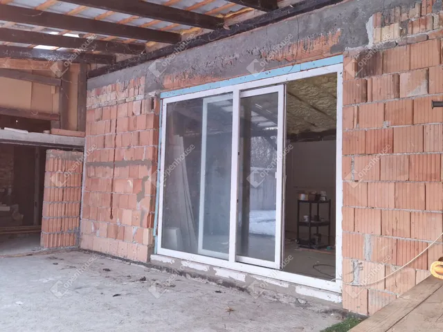 Eladó ház Komárom, Szőny 40 nm