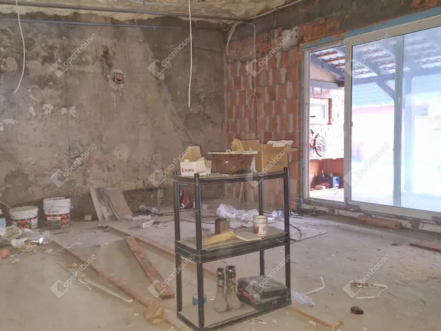 Eladó ház Komárom, Szőny 40 nm