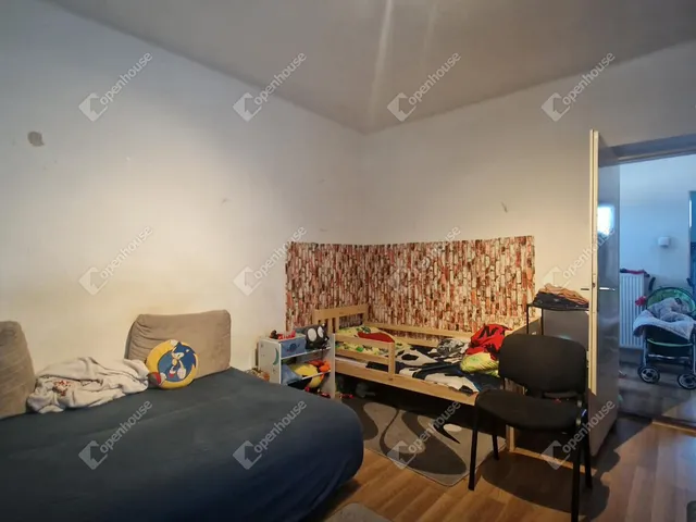 Eladó ház Szákszend 75 nm