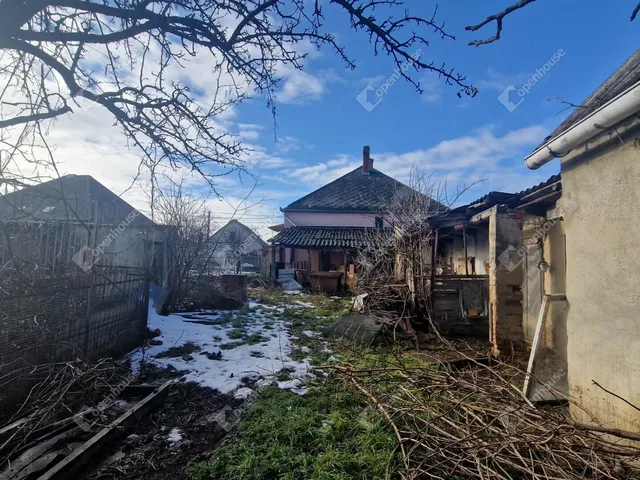 Eladó ház Szákszend 75 nm