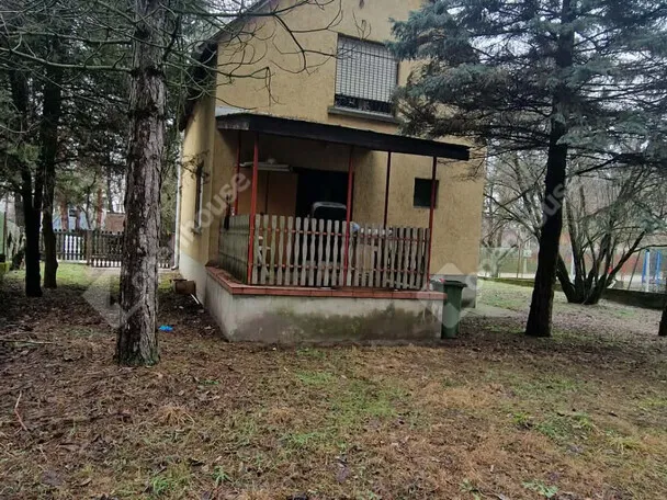 Eladó nyaraló Komárom, Koppánymonostor 81 nm