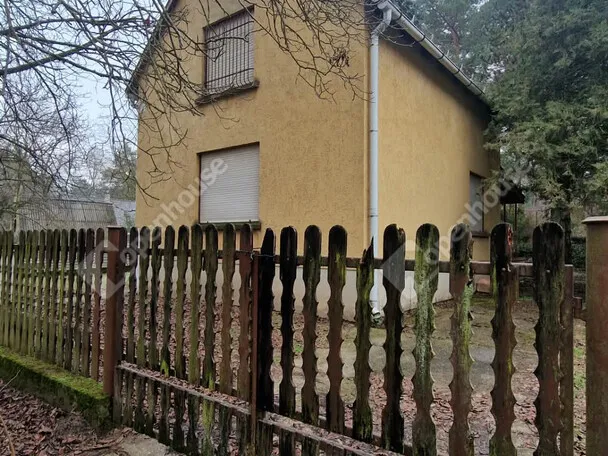 Eladó nyaraló Komárom, Koppánymonostor 81 nm