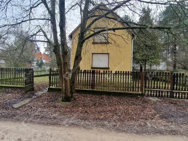 Eladó nyaraló Komárom, Koppánymonostor 81 nm