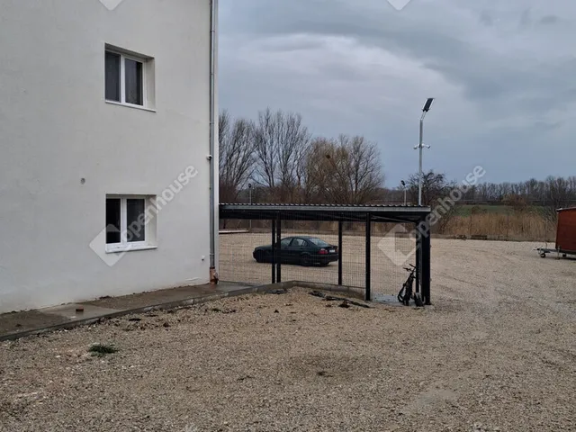 Kiadó lakás Komárom, Szőny 72 nm