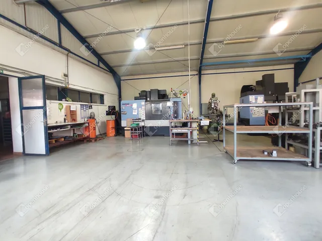 Kiadó kereskedelmi és ipari ingatlan Komárom 510 nm