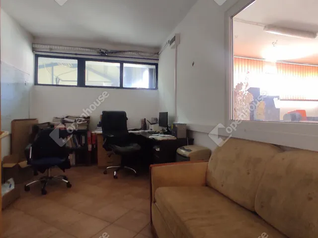 Kiadó kereskedelmi és ipari ingatlan Komárom 510 nm