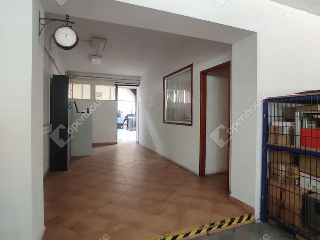 Kiadó kereskedelmi és ipari ingatlan Komárom 510 nm