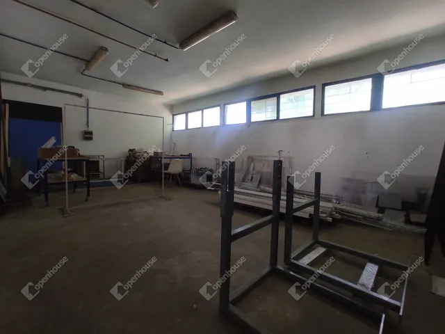 Kiadó kereskedelmi és ipari ingatlan Komárom 510 nm