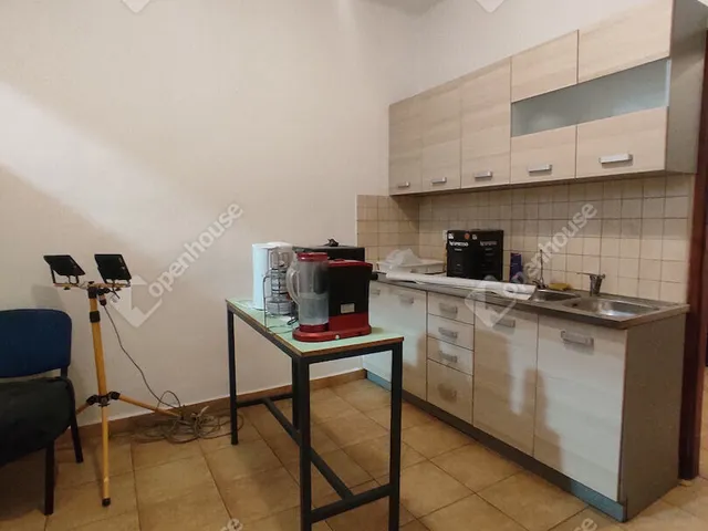 Kiadó kereskedelmi és ipari ingatlan Komárom 510 nm