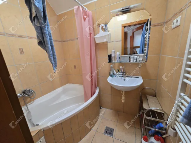 Eladó lakás Komárom 53 nm