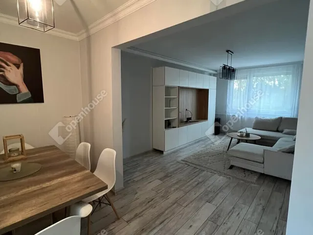 Kiadó lakás Komárom 72 nm