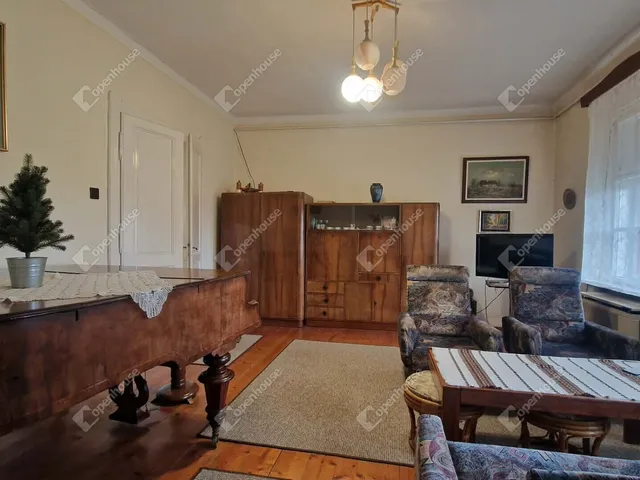 Eladó ház Ács 71 nm