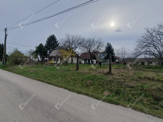 Eladó ház Ács 71 nm