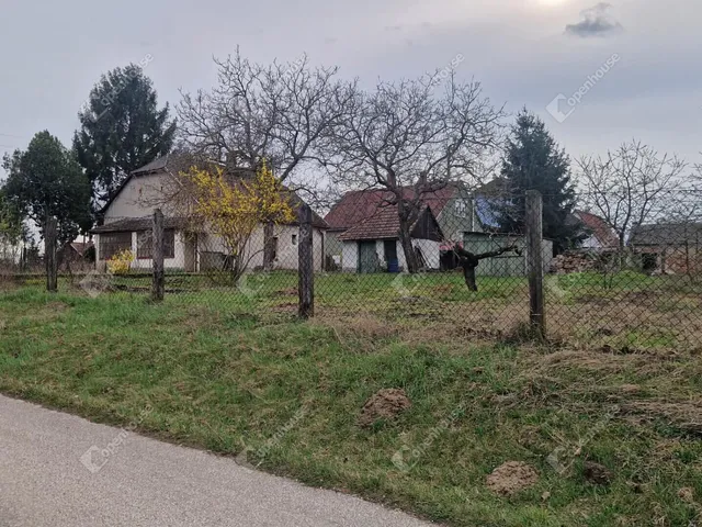 Eladó ház Ács 71 nm