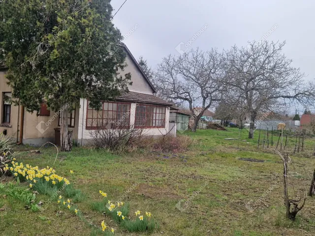 Eladó ház Ács 71 nm