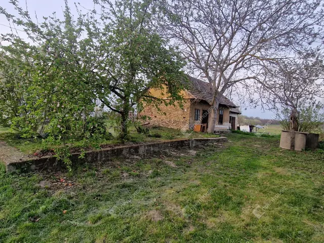 Eladó ház Csép 27 nm