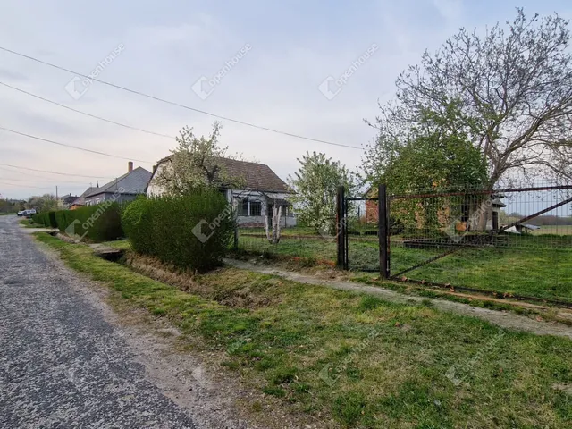 Eladó ház Csép 38 nm