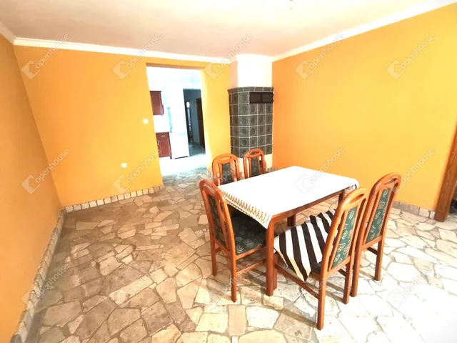Eladó ház Komárom, Koppánymonostor 280 nm