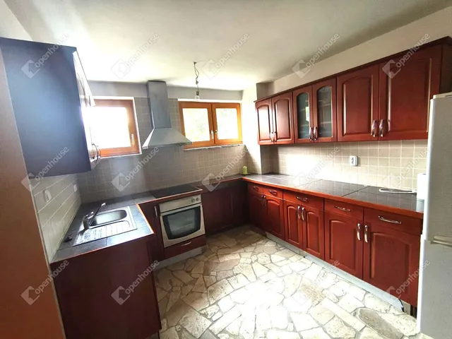 Eladó ház Komárom, Koppánymonostor 280 nm