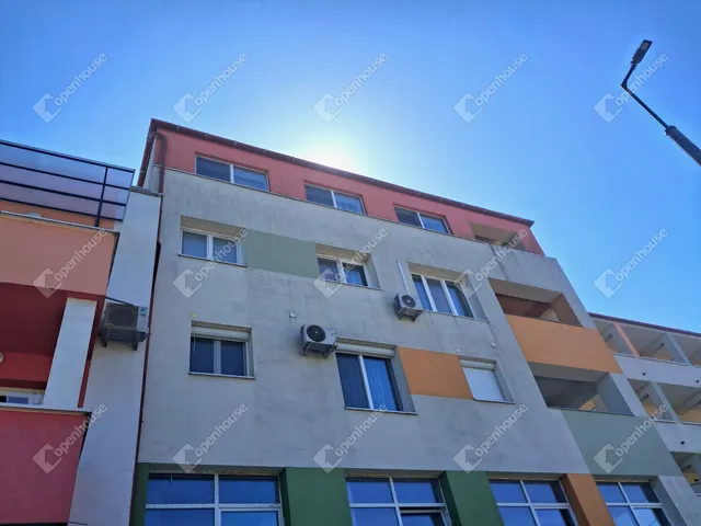 Eladó lakás Komárom 205 nm
