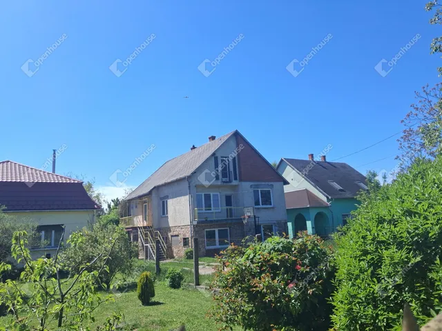 Eladó ház Komárom, Szőny 200 nm