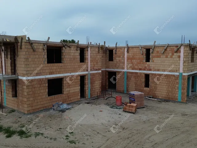 Eladó lakás Komárom 71 nm