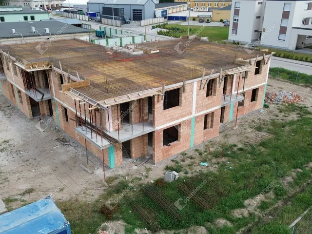 Eladó lakás Komárom 71 nm