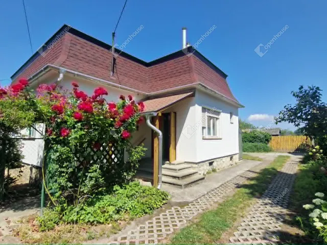 Eladó ház Komárom, Szőny 75 nm