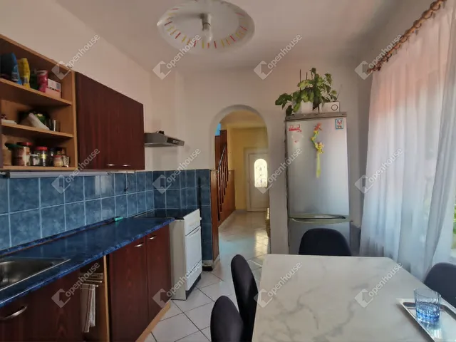 Eladó ház Ács 216 nm