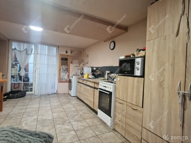 Eladó ház Ács 216 nm