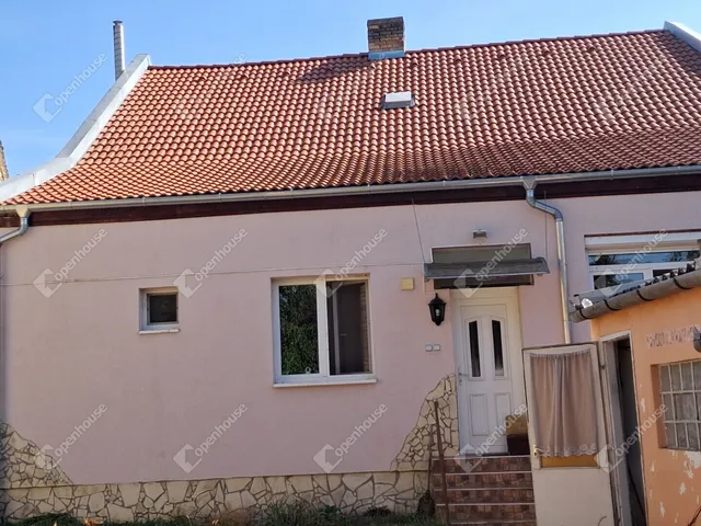 Eladó ház Komárom 113 nm