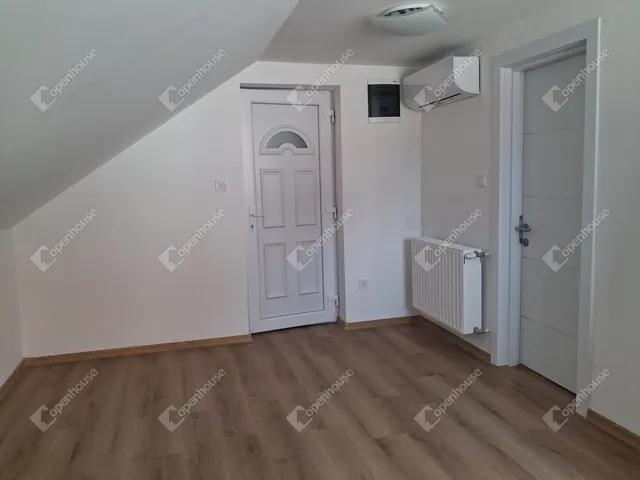 Eladó lakás Komárom, Szőny 30 nm