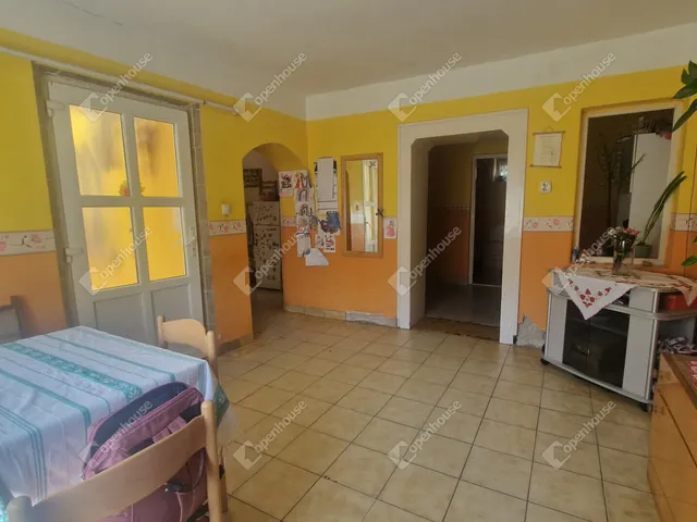 Eladó ház Ete 93 nm