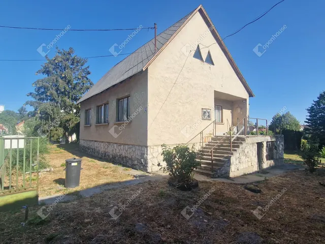 Eladó ház Komárom 112 nm
