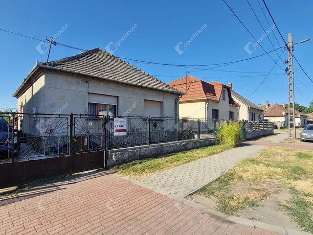 Eladó ház Komárom, Szőny 106 nm