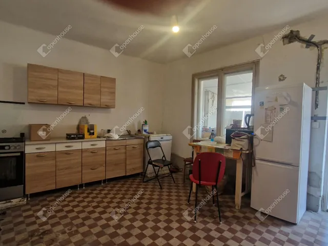 Eladó ház Komárom, Szőny 106 nm