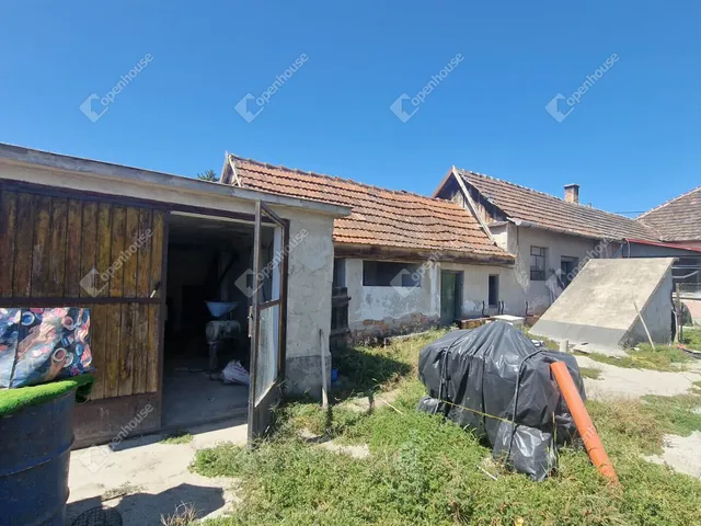 Eladó ház Komárom, Szőny 106 nm