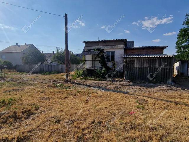 Eladó ház Kisbér 20 nm