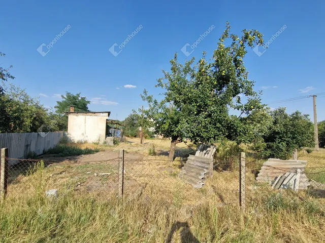 Eladó ház Kisbér 20 nm