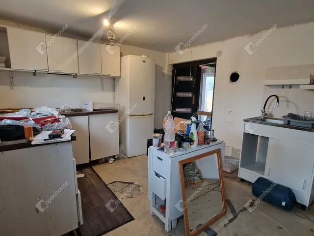 Eladó telek Tárkány 772 nm