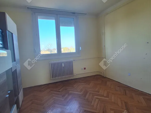Eladó lakás Almásfüzitő 54 nm