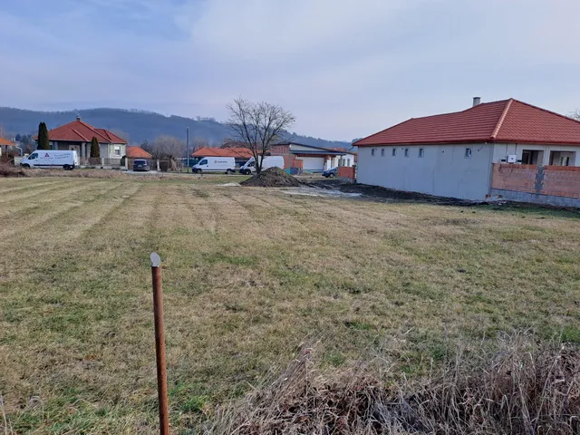 Eladó telek Egerszalók, Kertváros 912 nm