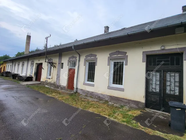 Eladó kereskedelmi és ipari ingatlan Ózd 1187 nm