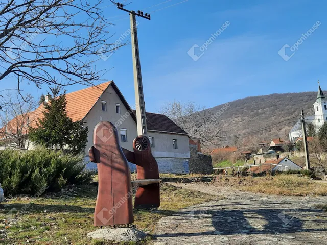 Eladó telek Kisgyőr 420 nm